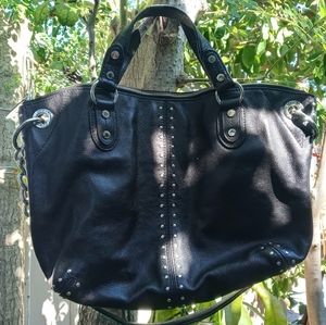 MICHAEL KORS BLACK LEATHER HANDBAG W/ STUDS SHORT GRIP AND CHAIN SHOULDER STRAP